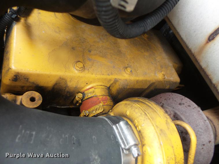 image for item DV9365 2007 John Deere 320 skid steer