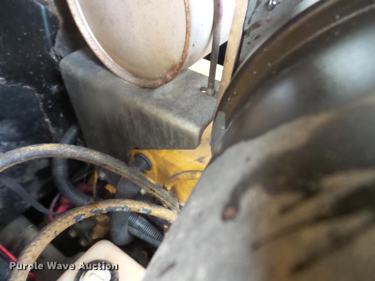 image for item DV9365 2007 John Deere 320 skid steer