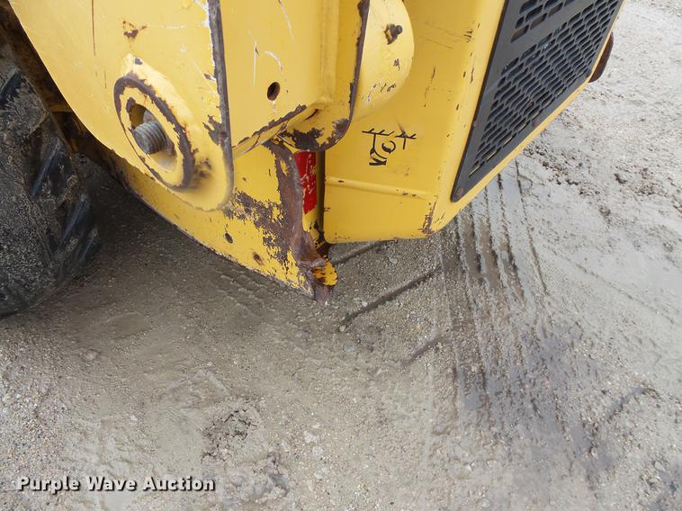 image for item DV9365 2007 John Deere 320 skid steer