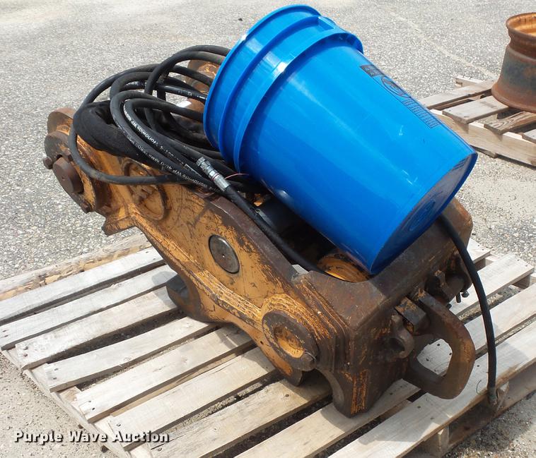 image for item DV9392 Hydraulic quick attach