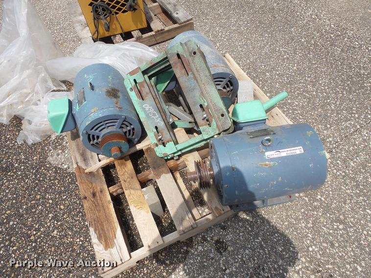 image for item DV9394 (3) electric motors