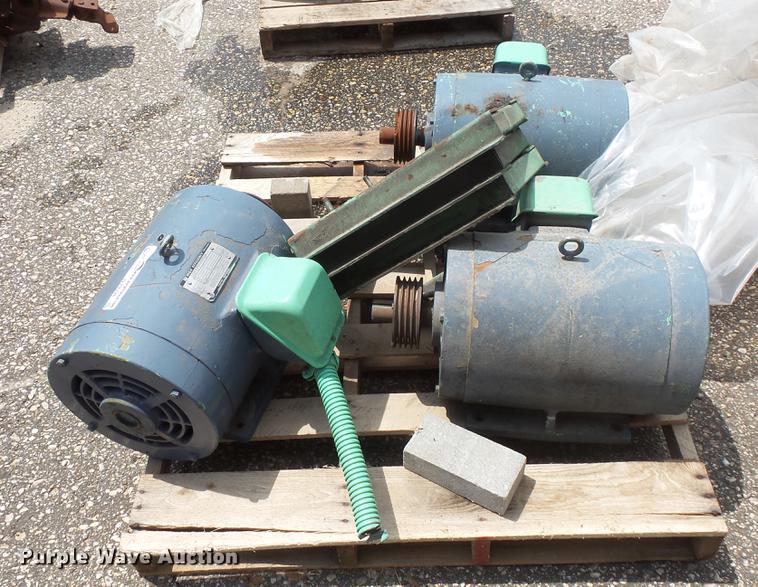image for item DV9394 (3) electric motors