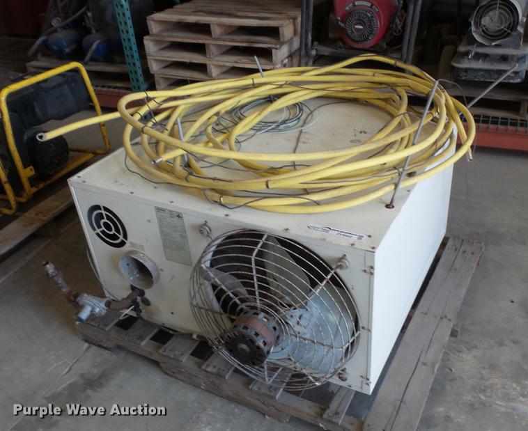 image for item DV9402 2004 Reznor UDAP200 propane heater