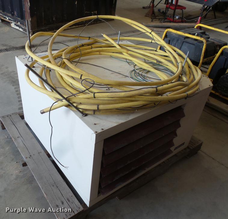 image for item DV9402 2004 Reznor UDAP200 propane heater