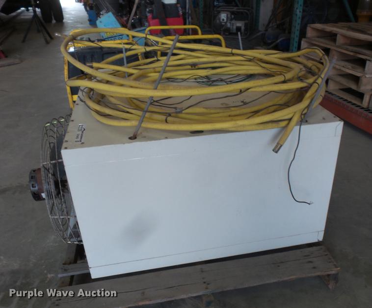 image for item DV9402 2004 Reznor UDAP200 propane heater