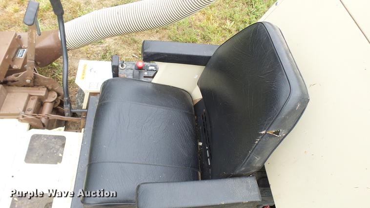 image for item DX9446 Grasshopper 618 ZTR lawn mower