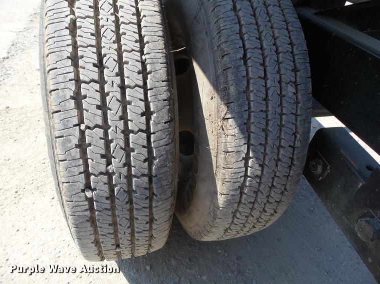 image for item DZ9346 2014 Kaufman W56 car carrier trailer