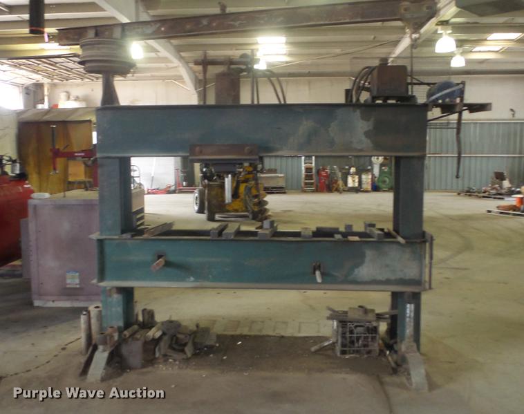 image for item EF9008 Hydraulic press