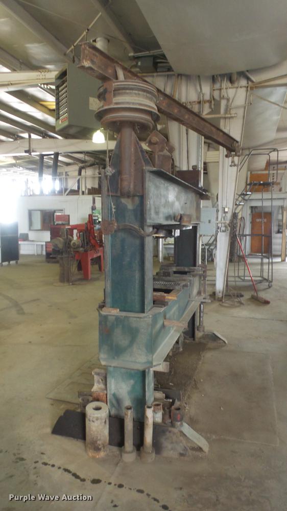 image for item EF9008 Hydraulic press