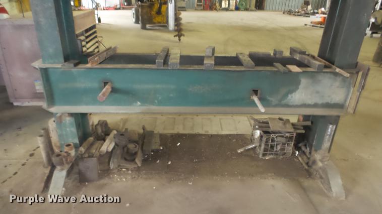 image for item EF9008 Hydraulic press