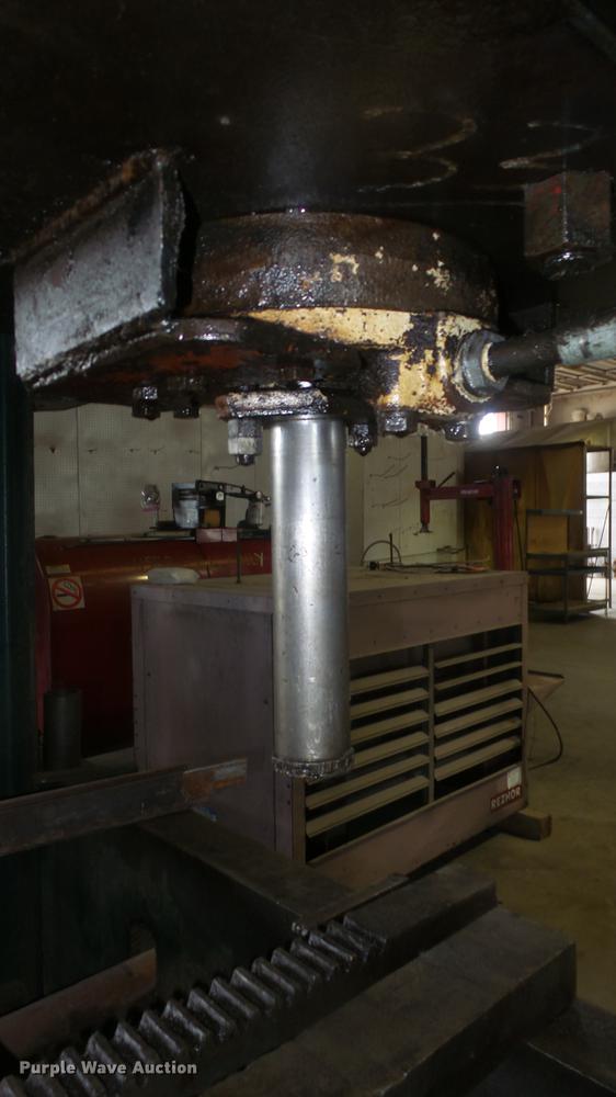 image for item EF9008 Hydraulic press