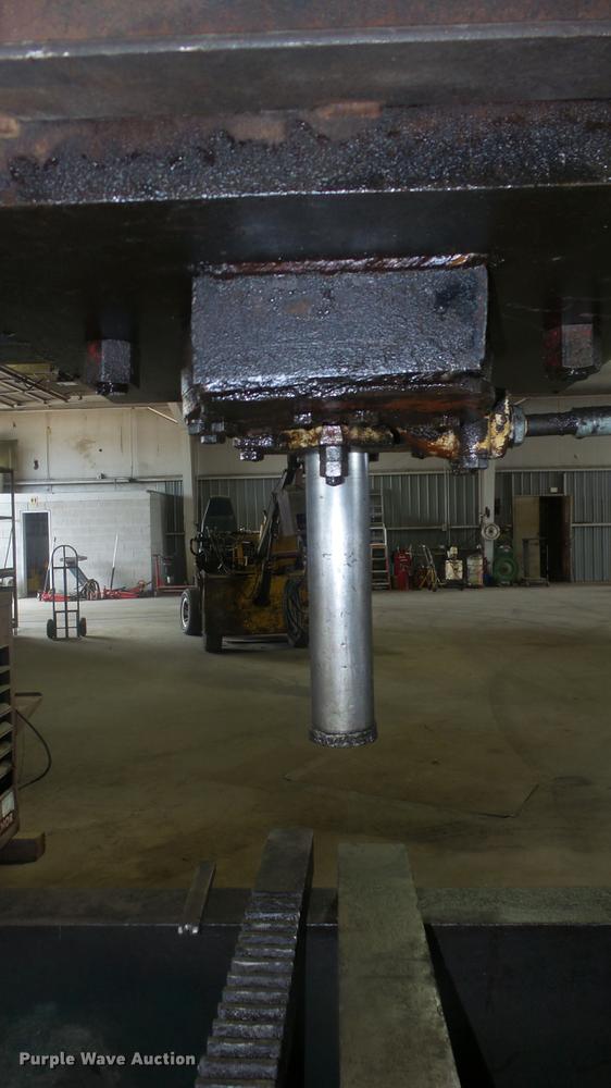 image for item EF9008 Hydraulic press