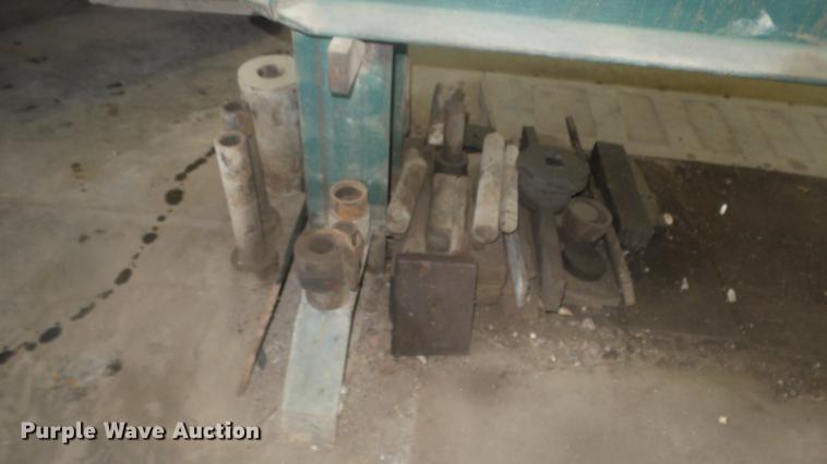 image for item EF9008 Hydraulic press