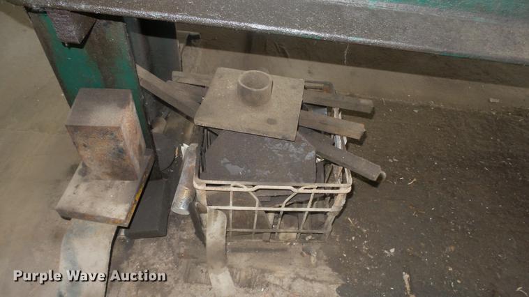 image for item EF9008 Hydraulic press