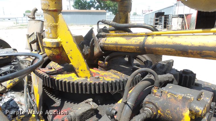 image for item EF9020 Shop built material handler