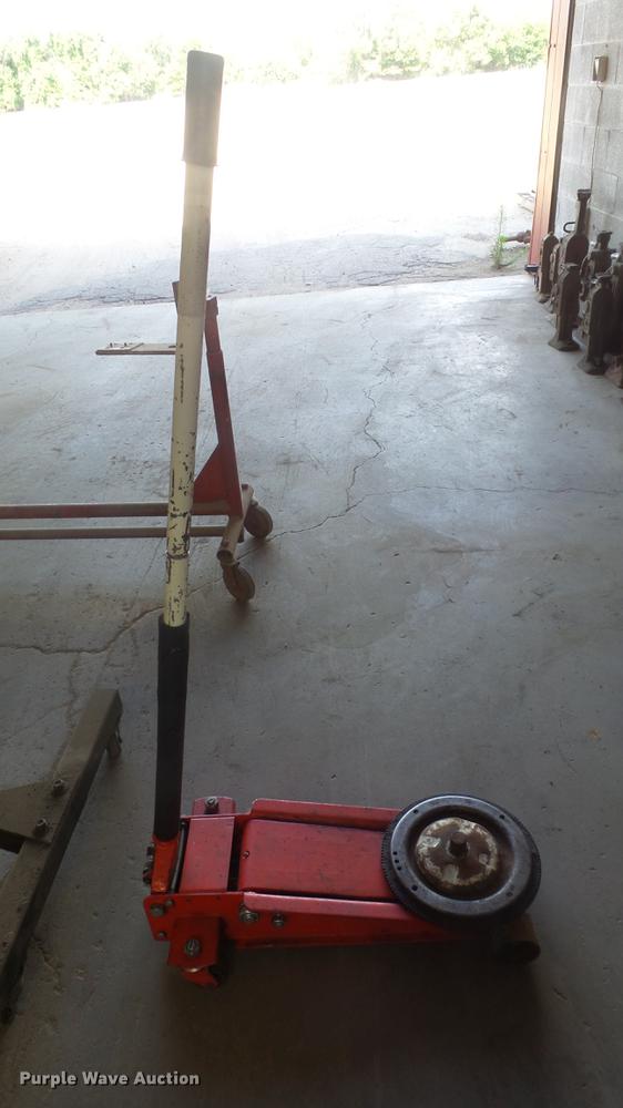 image for item EF9025 Jacks and stands