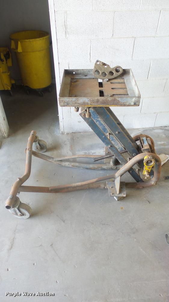 image for item EF9025 Jacks and stands