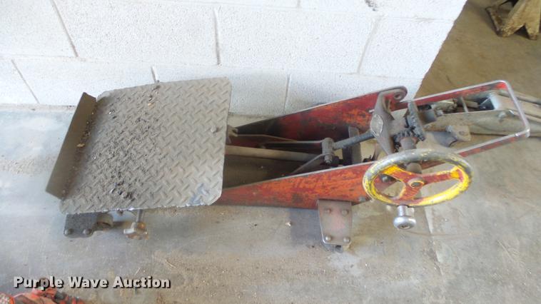 image for item EF9025 Jacks and stands