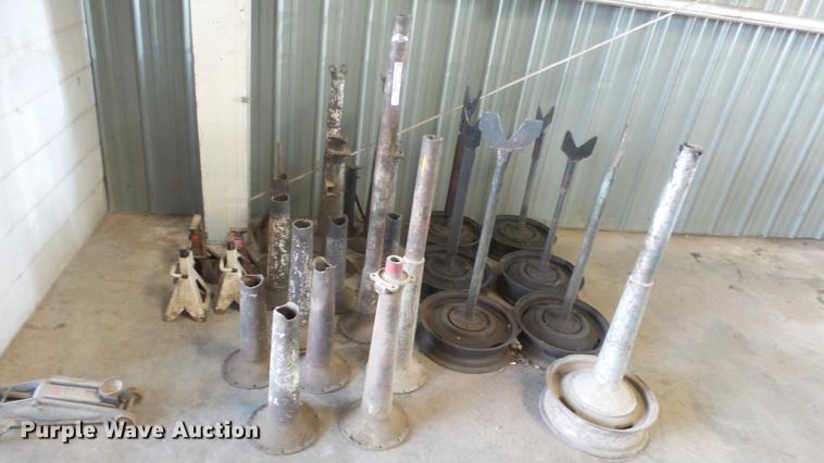 image for item EF9025 Jacks and stands