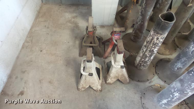 image for item EF9025 Jacks and stands