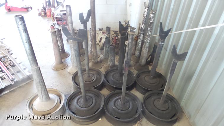 image for item EF9025 Jacks and stands