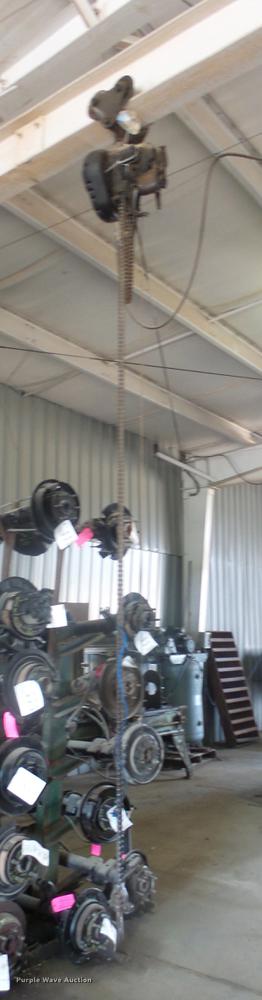 image for item EF9028 (4) chain hoists with trolleys