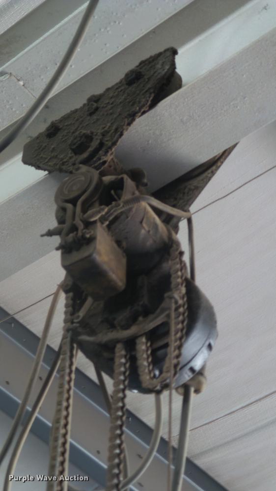 image for item EF9028 (4) chain hoists with trolleys