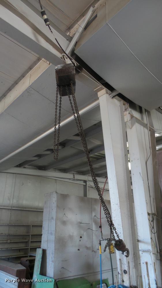 image for item EF9028 (4) chain hoists with trolleys