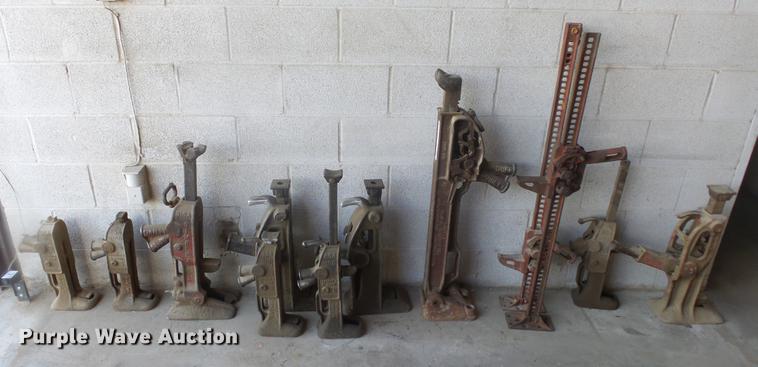 image for item EF9029 (12) mechanical ratchet jacks