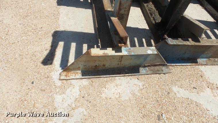 image for item EF9045 (18) steel pipe racks