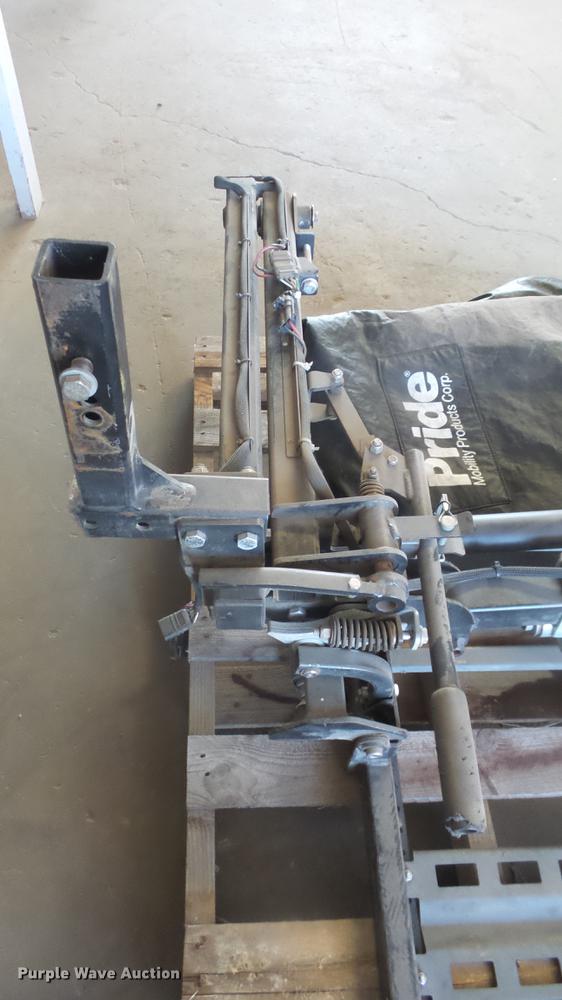 image for item EF9053 Pride wheelchair lift