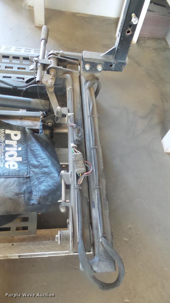 image for item EF9053 Pride wheelchair lift