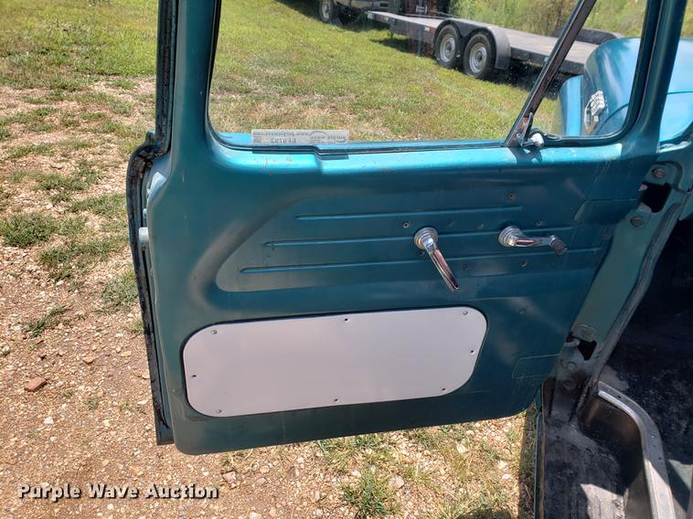 image for item EF9793 1963 Ford F100 pickup truck