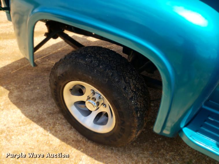 image for item EF9793 1963 Ford F100 pickup truck