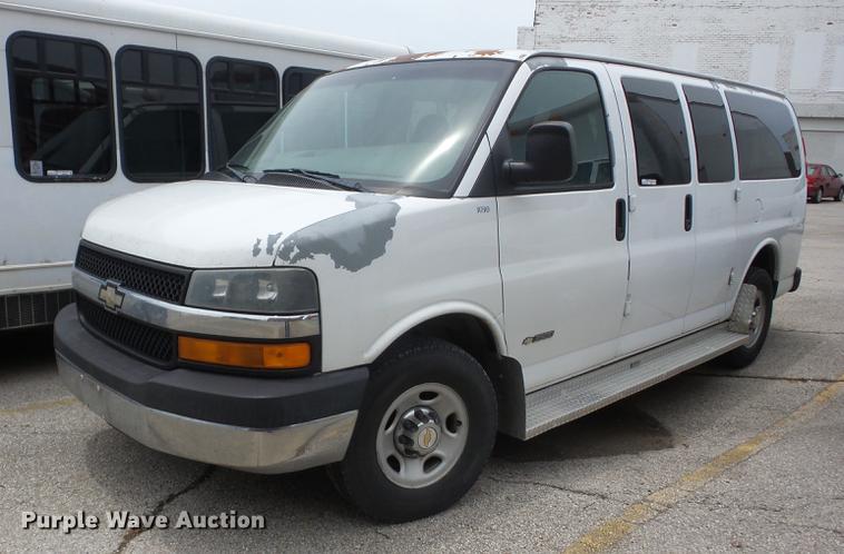 image for item EI9847 2005 Chevrolet Express 3500 van