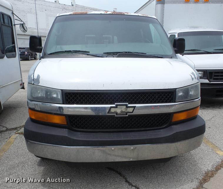 image for item EI9847 2005 Chevrolet Express 3500 van