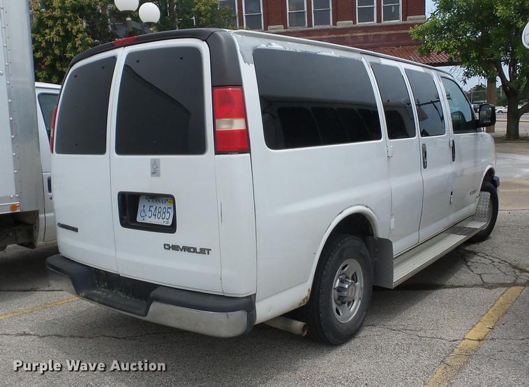 image for item EI9847 2005 Chevrolet Express 3500 van