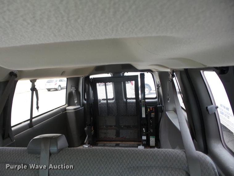 image for item EI9847 2005 Chevrolet Express 3500 van