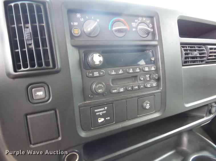 image for item EI9847 2005 Chevrolet Express 3500 van