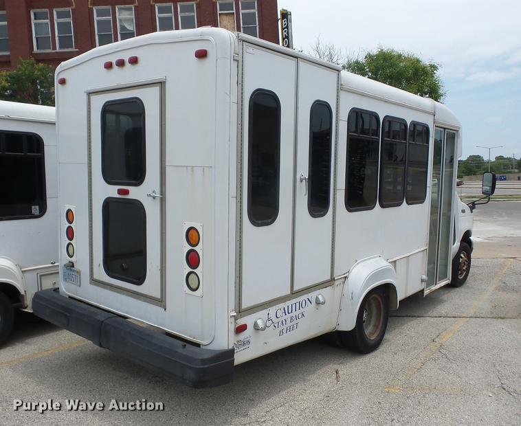 image for item EI9849 2004 Ford E350 Super Duty shuttle bus
