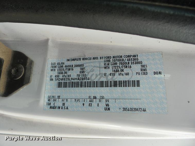 image for item EI9849 2004 Ford E350 Super Duty shuttle bus