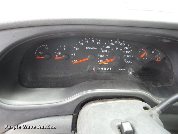 image for item EI9849 2004 Ford E350 Super Duty shuttle bus