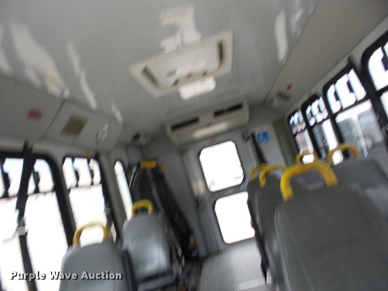 image for item EI9849 2004 Ford E350 Super Duty shuttle bus