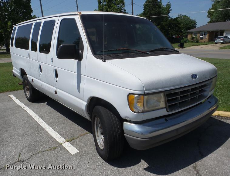 image for item EI9851 1996 Ford Club Wagon XL Super van