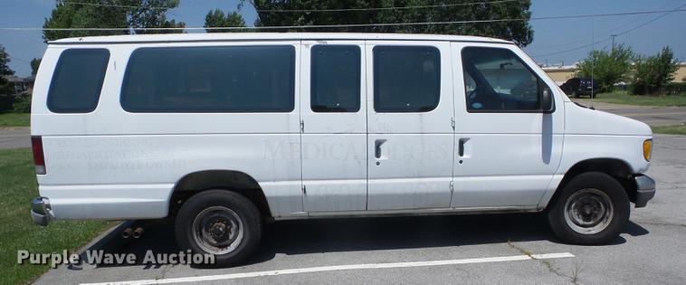 image for item EI9851 1996 Ford Club Wagon XL Super van