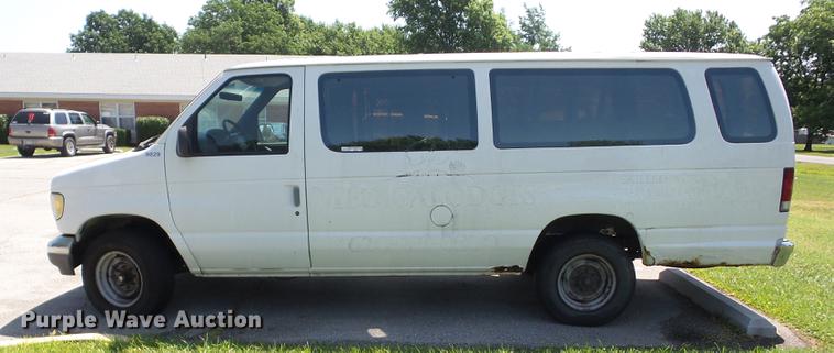 image for item EI9851 1996 Ford Club Wagon XL Super van