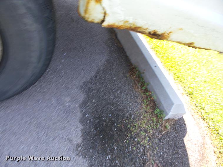 image for item EI9851 1996 Ford Club Wagon XL Super van