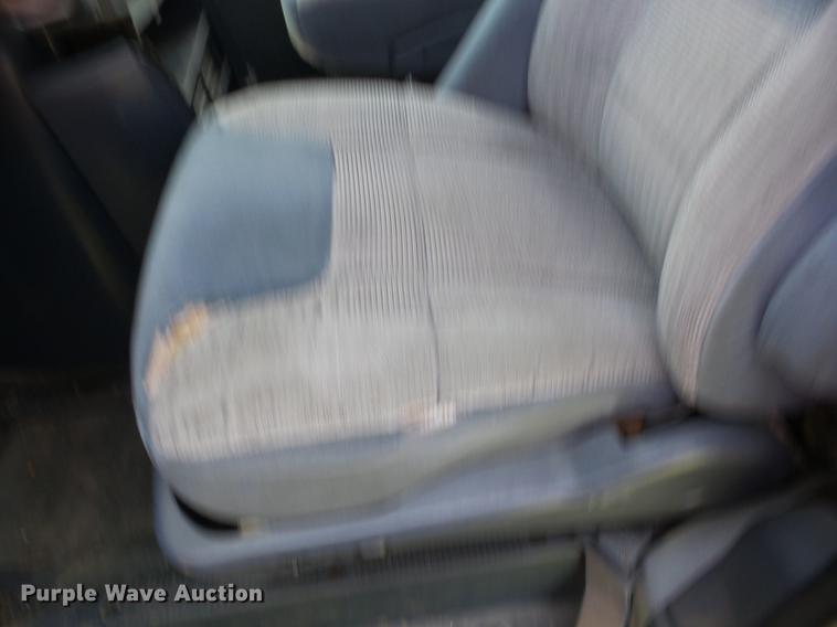 image for item EI9851 1996 Ford Club Wagon XL Super van