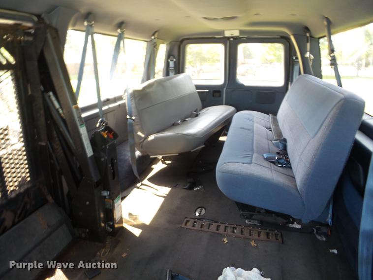 image for item EI9851 1996 Ford Club Wagon XL Super van