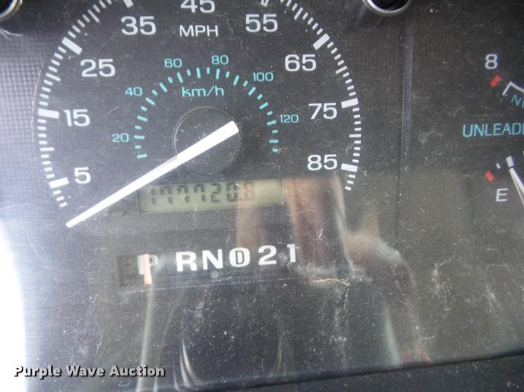 image for item EI9851 1996 Ford Club Wagon XL Super van